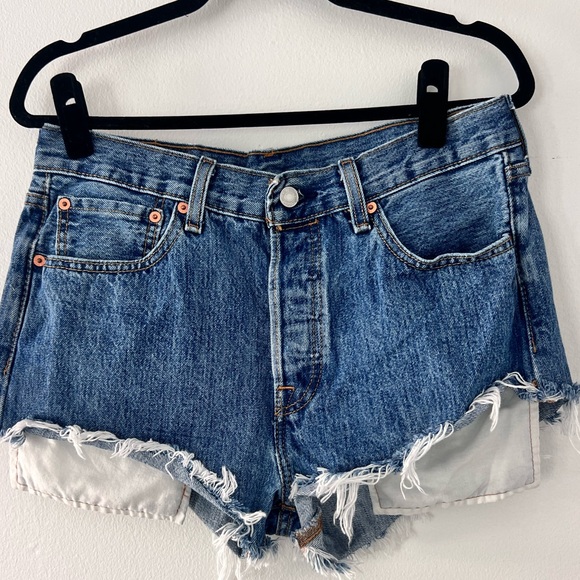 Levi’s 501 cut off shorts - Picture 5 of 7